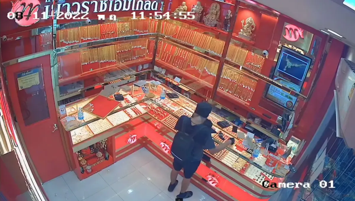 ผู้กองใกล้เกษียณ รวบโจรเฒ่าควงปืนบุกชิงทรัพย์ร้านทอง