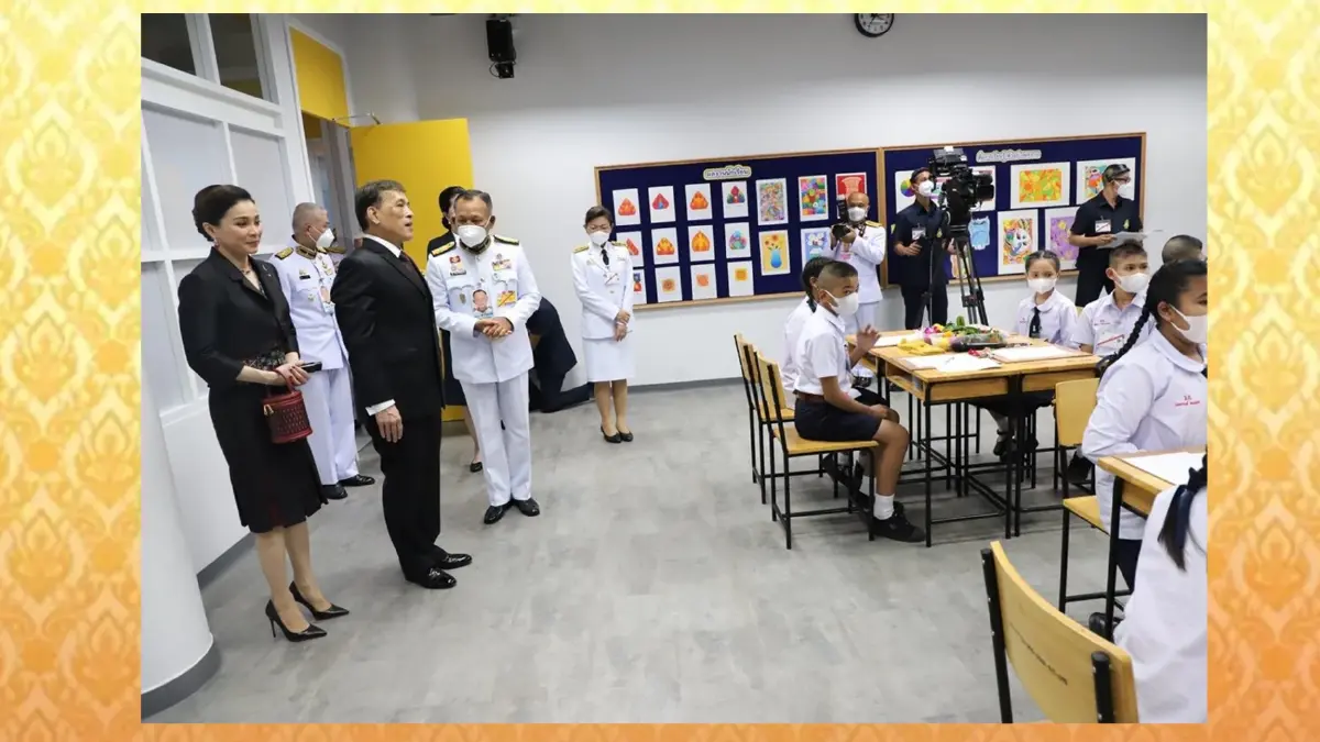 ในหลวง พระราชินี เสด็จฯ เปิดอาคารสถานีวิทยุโทรทัศน์การศึกษาทางไกลผ่านดาวเทียมแห่งใหม่