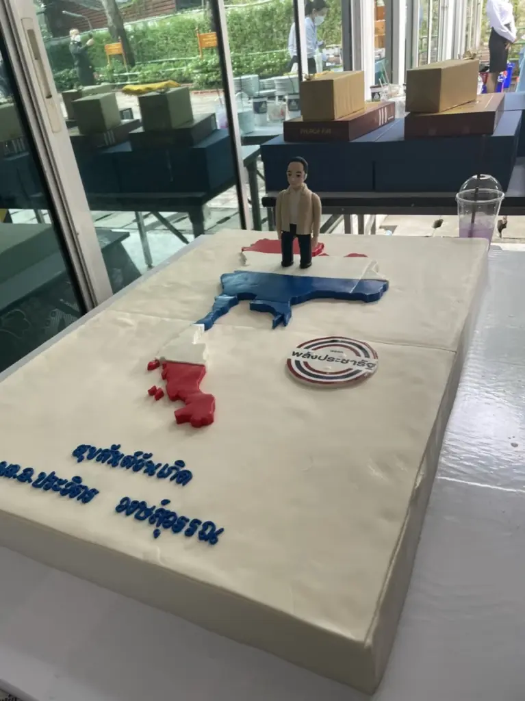 3 ป. ชื่นมื่น อวยพรวันเกิด “บิ๊กป้อม” ครบ 77 ปี บอก "ไม่มีทะเลาะกันหรอก"