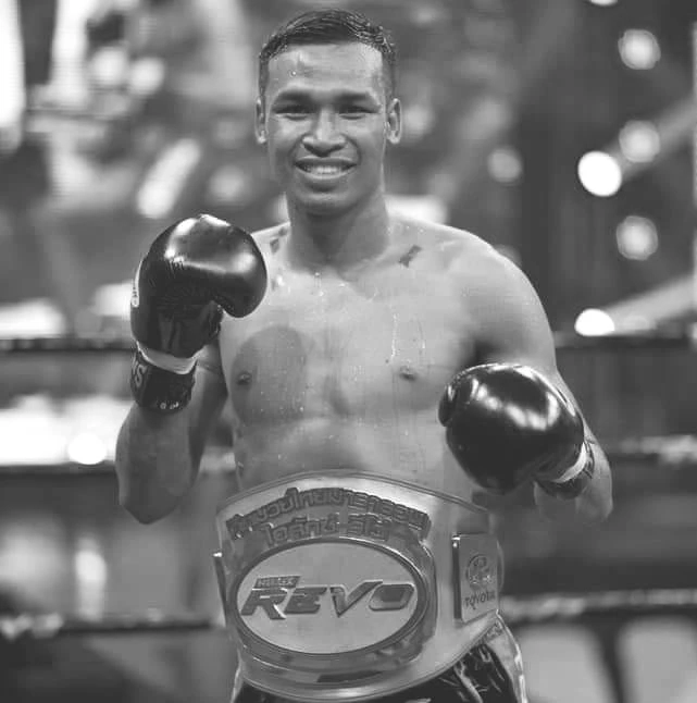 “เพชรเก่ง ไก่ย่างห้าดาว” นักมวยไทย เลือดคั่งในสมองดับ หลังไปชกที่มาเลเซีย