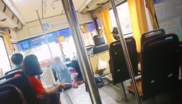 แม่ค้าสงสารกระเป๋ารถเมล์เมา บอกไม่ใช่คนเกเร วอนต้นสังกัดอย่าไล่ออก