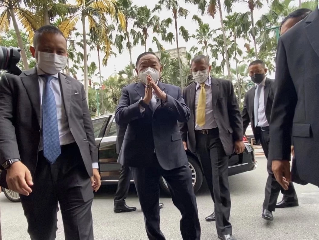 "บิ๊กป้อม" บอก ปรับครม. "ไม่มีอะไรหรอก" ส่วน "บิ๊กตู่" จะคัมแบ็ก? "ไปถามศาล"