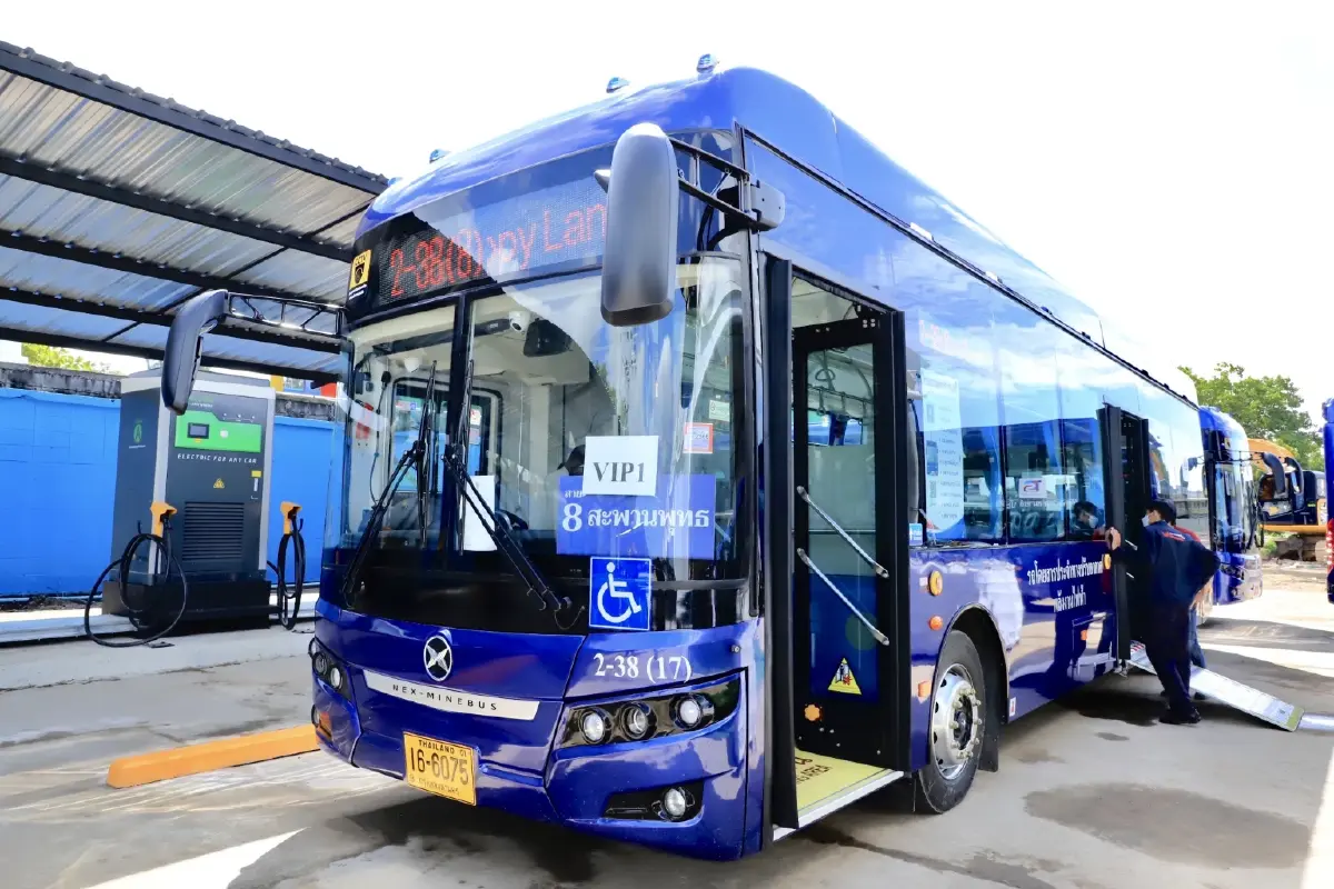 รมว.สุชาติ ส่ง เลขาสุเทพ ร่วมเปิดงานให้บริการรถไฟฟ้าสาย 8 เพิ่มการจ้างงาน สร้างรายได้สูงถึง 30,000 บาทต่อเดือน