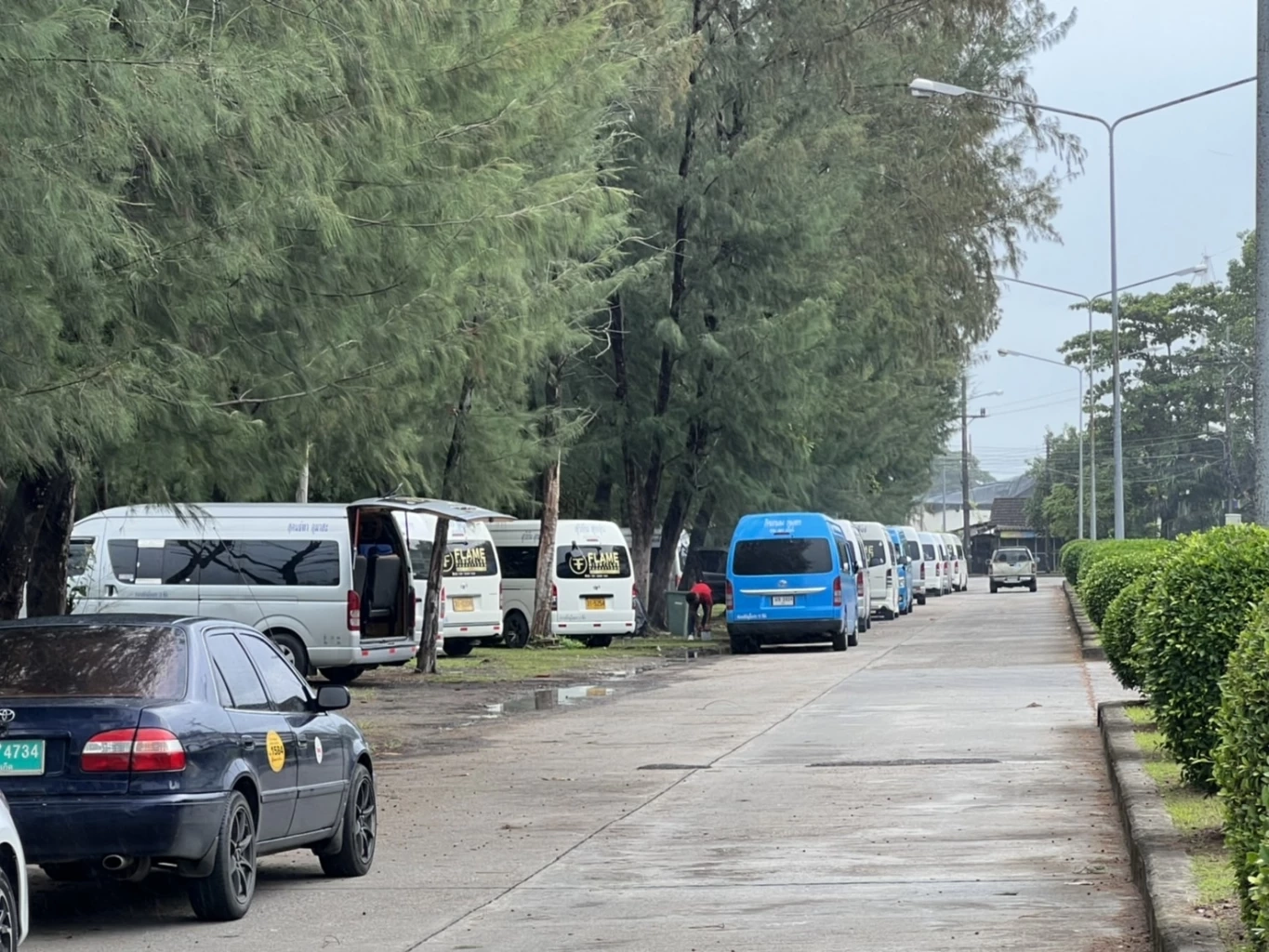 หนุ่มท่าเรือภูเก็ต แจงคลิปเป็นมาเฟียไล่ นทท.ต่างชาติ ลงรถตู้ (มีคลิป)