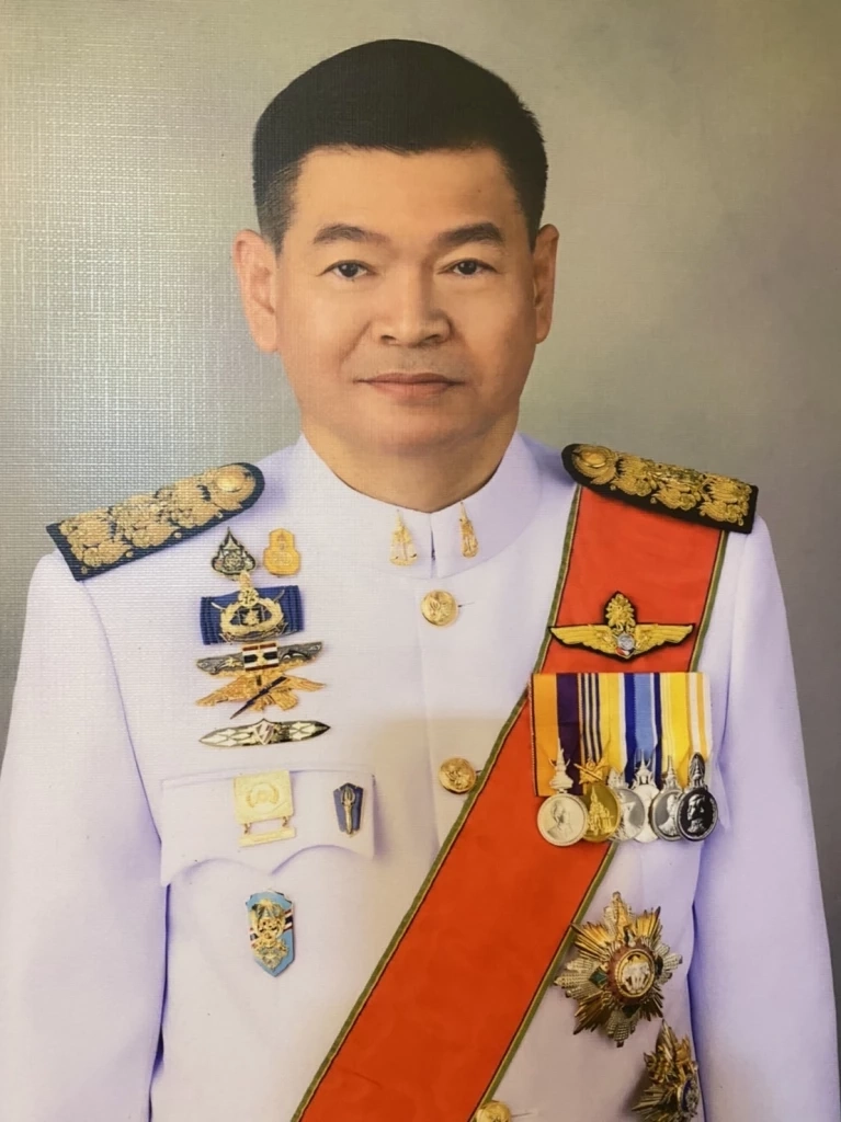 นายวัชรินทร์ ภาณุรัตน์ 