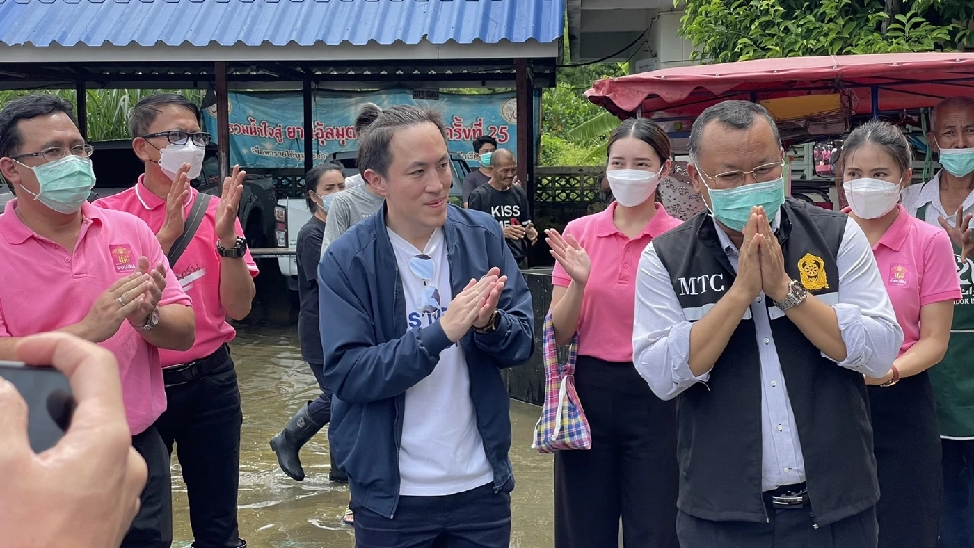 เนชั่น - เส้นด้าย มอบถุงยังชีพพี่น้องชาวหนองจอก หลังน้ำท่วมนาน 3 สัปดาห์