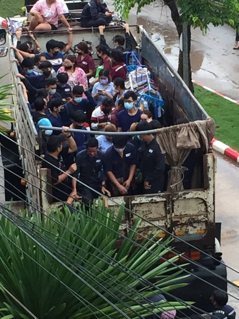 เร่งอพยพประชาชน ต.บ้านนา อ.แกลง น้ำท่วมสูงเข้าขั้นวิกฤต