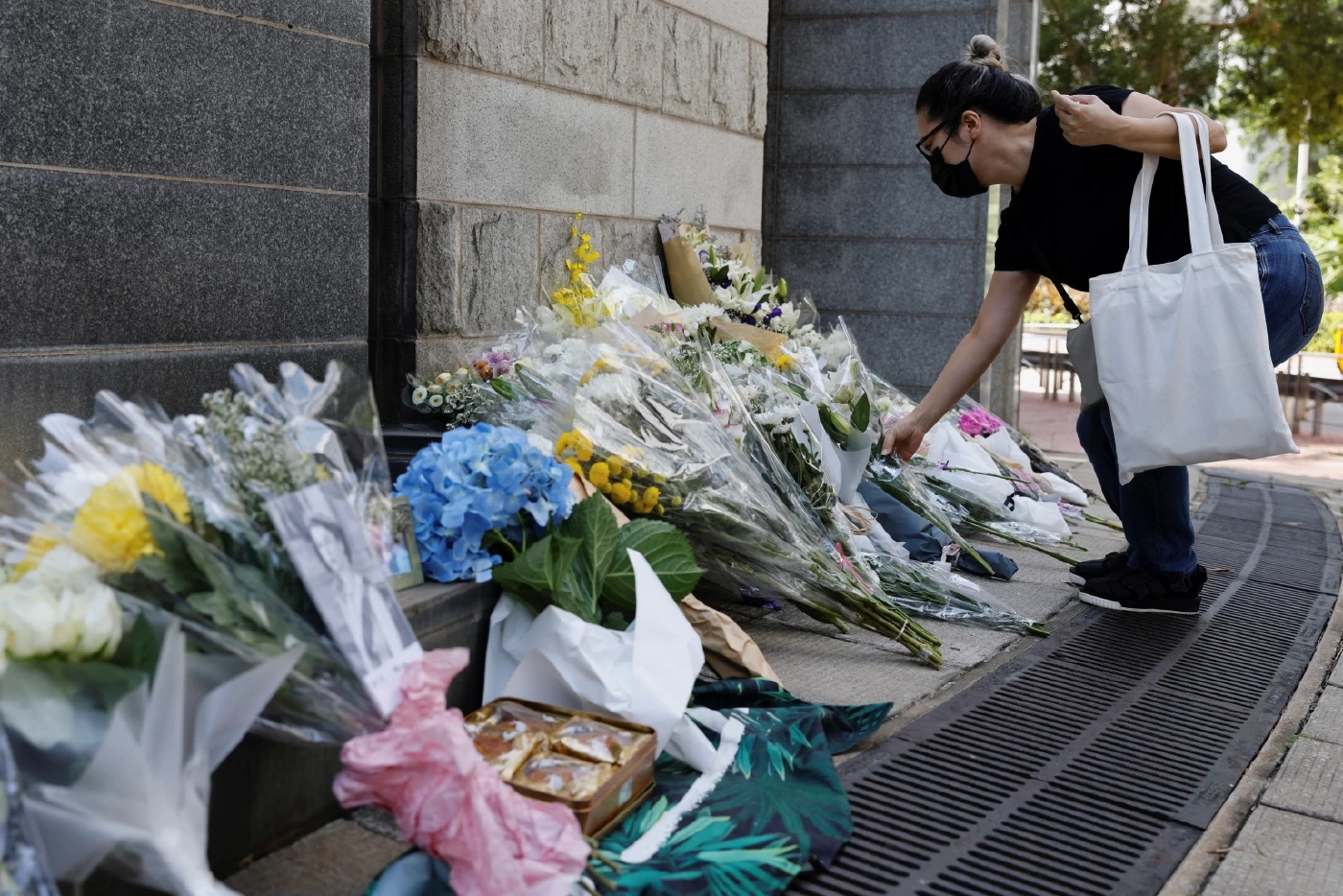 ชาวฮ่องกงร่วมไว้อาลัย 'ควีนเอลิซาเบธที่ 2'