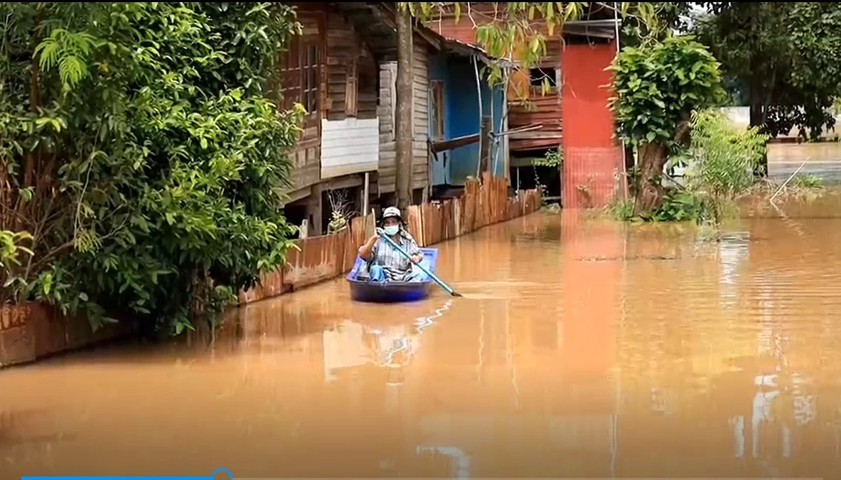 ผู้ว่าฯ กรุงเก่า สั่ง ปชช. ขนของขึ้นที่สูง รับเขื่อนเจ้าพระยาระบายน้ำเพิ่ม