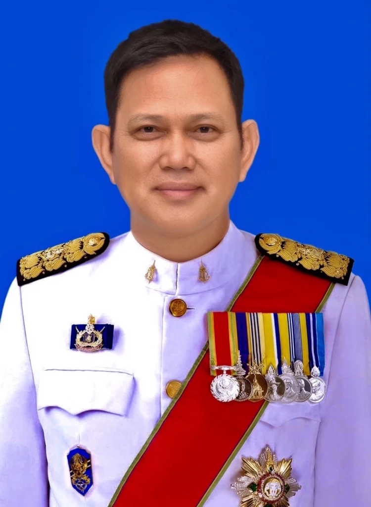 นายประยุทธ เพชรคุณ 