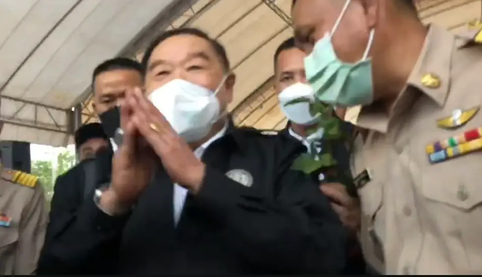 "บิ๊กป้อม" ลงพื้นที่สุไหงโกลก ลุยสร้างสะพานเชื่อมไทย - มาเลเซีย