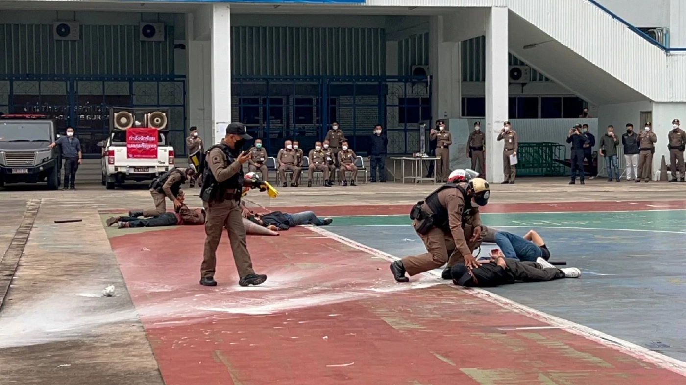 ผบ.ตร.ตรวจฝึกซ้อมระงับเหตุช่างกลตีกัน