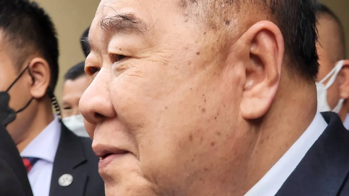 "ลุงป้อม"โชว์ลงนาม"รักษาการนายกฯ"ออกระเบียบสลน.ดึงต่างชาติฟื้นฟูศก.