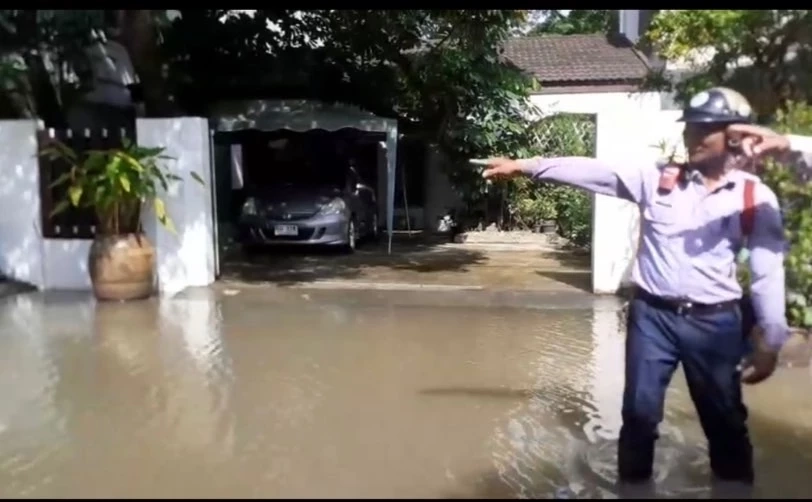 ไม่เคยท่วมยังท่วม"วัชระ"ร้องชัชชาติเร่งสูบน้ำช่วยชาวบ้านสวนหลวงด่วน