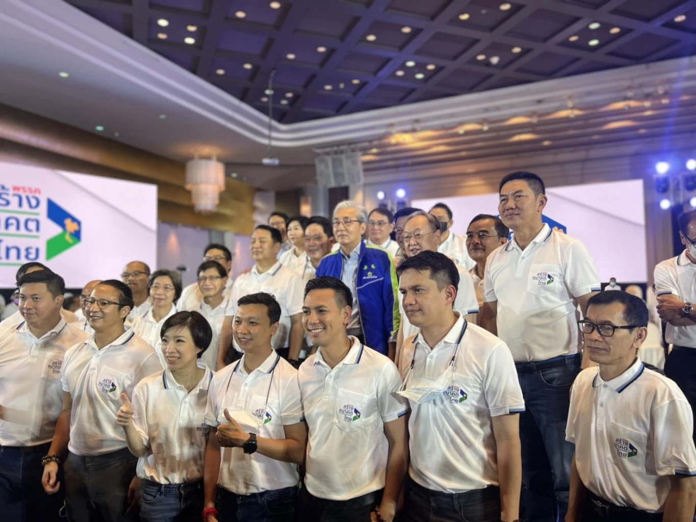 "สมคิด"ประกาศพร้อมเป็นผู้นำให้กับทุกคนย้ำเปลี่ยนการเมืองต้องแก้รธน.