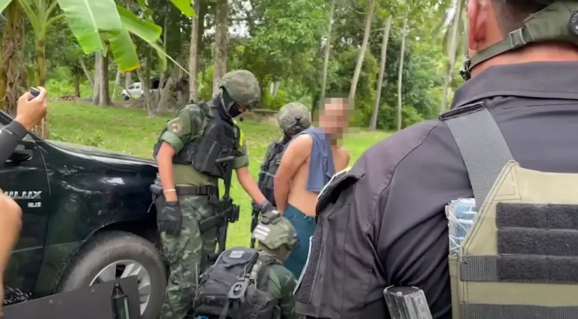 นายรออีซะ แวอาแซ ผู้ต้องหาตามหมายจับ ป.วิ อาญา