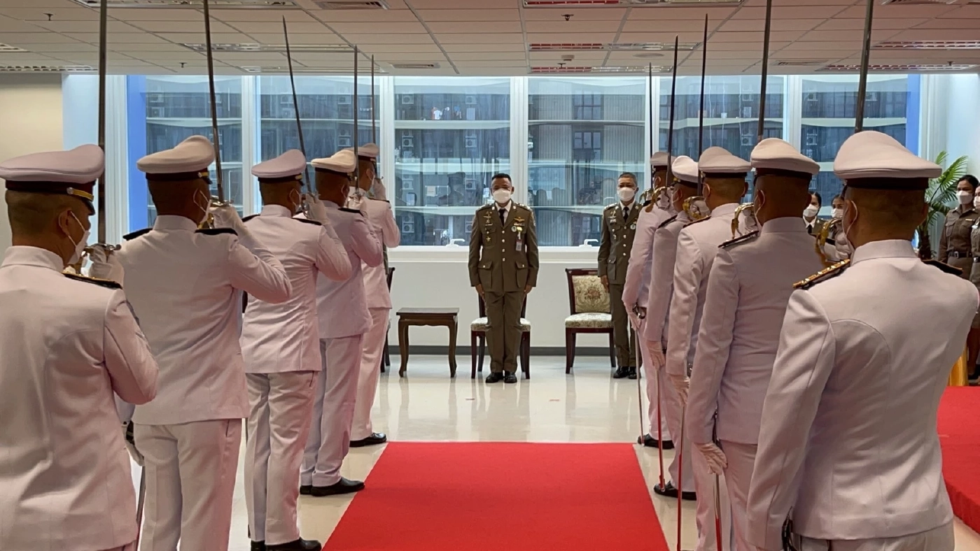 บก.ปคม. ครบรอบวันสถาปนา 13 ปี จัด “ลอดซุ้มกระบี่” ให้ตำรวจเกษียณ