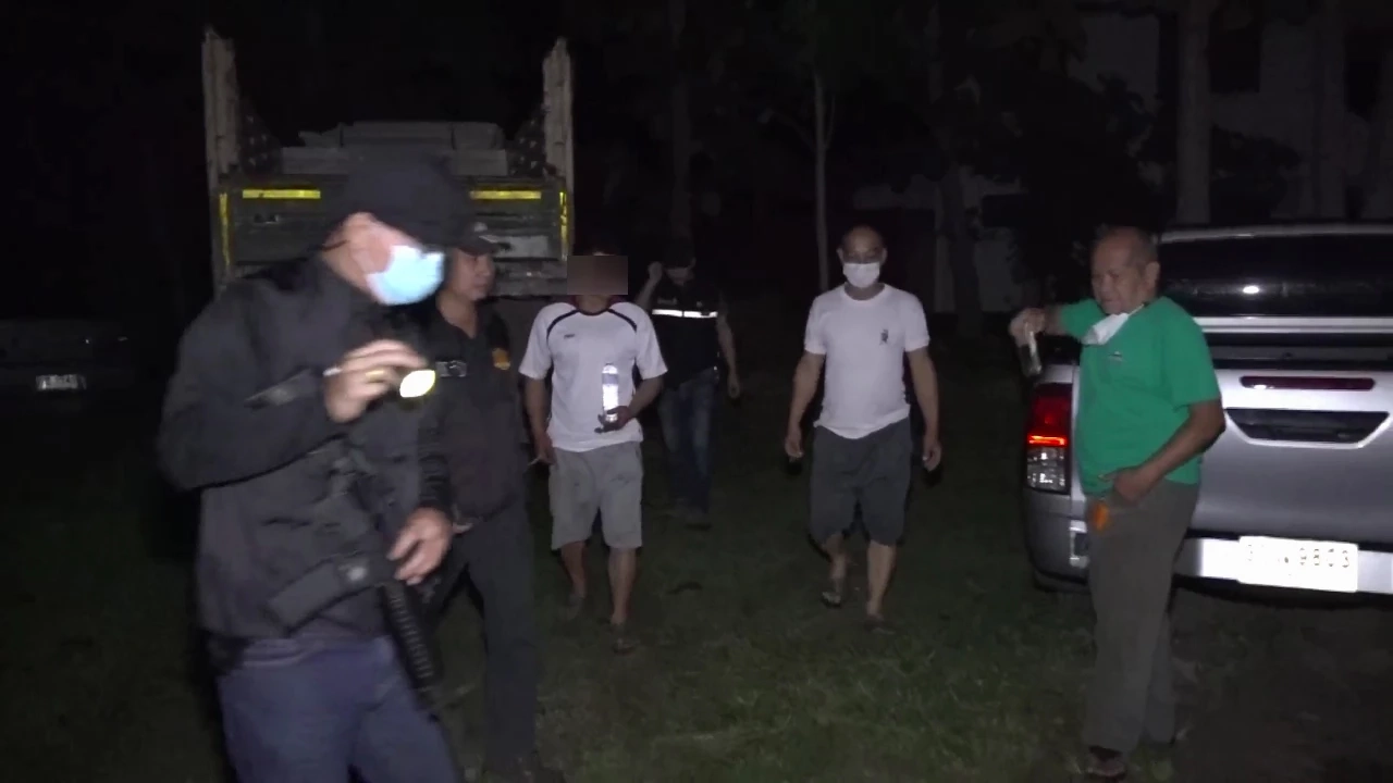 โมโหหิว คว้ามีดฟันคอเมียดับ เผยเตรียมห่อข้าวไว้แต่เมียเอาออก ทำกินไม่อิ่ม