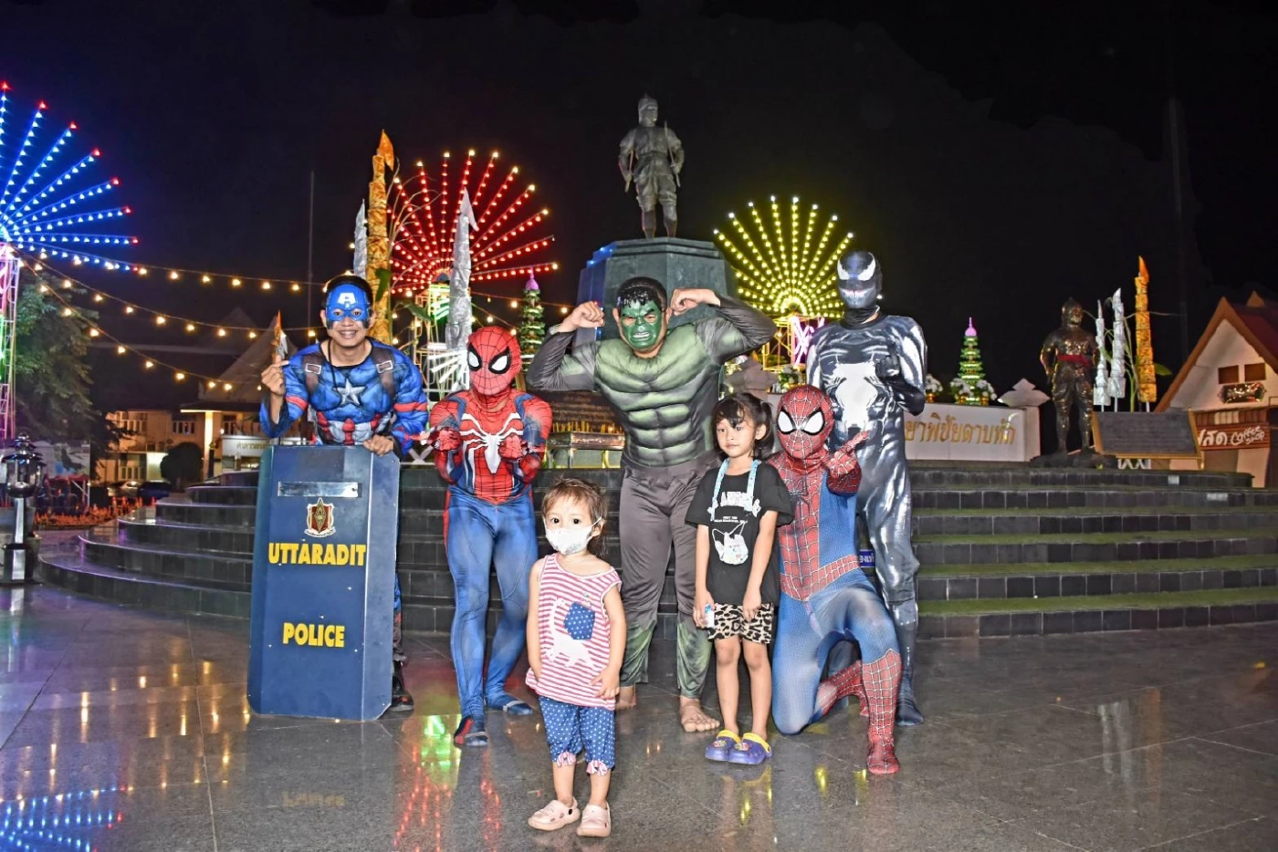 เหล่าซุปเปอร์ฮีโรดูแลความปลอดภัย ป้องปรามกลุ่มวัยรุ่นยกพวกตีกัน