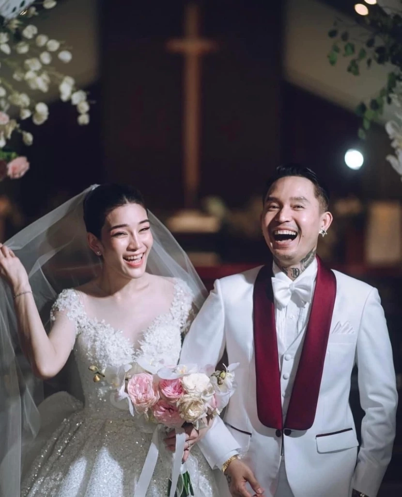 "เดย์ ไทยเทเนี่ยม"  ประกาศข่าวดี ภรรยาตั้งท้องลูกคนแรกแล้วจ้า