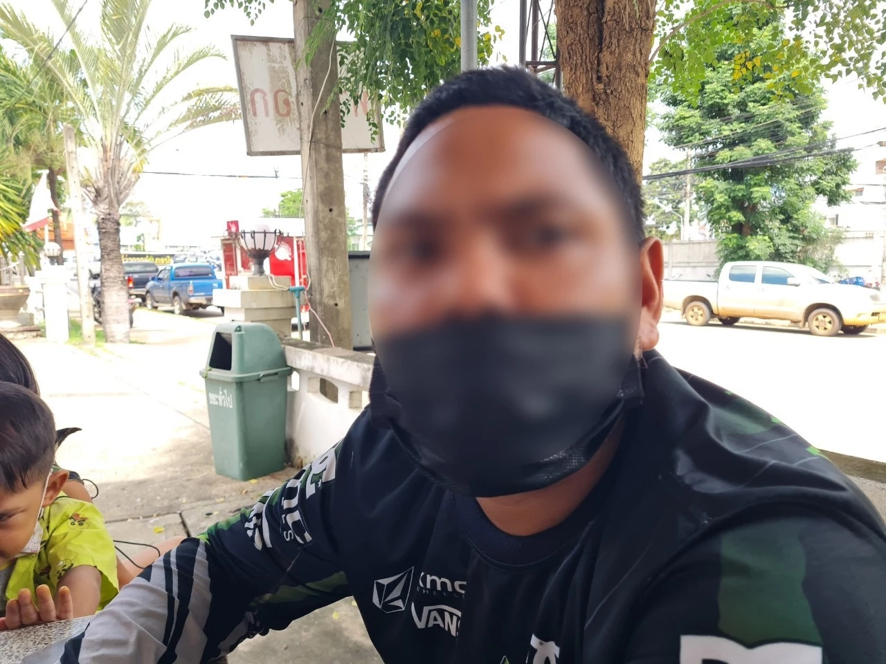 โผล่แล้ว “ผัวโหด” สาดน้ำกรดดอดมอบตัว “สภ.ปักธงชัย” พร้อมเปิดใจปมก่อเหตุ