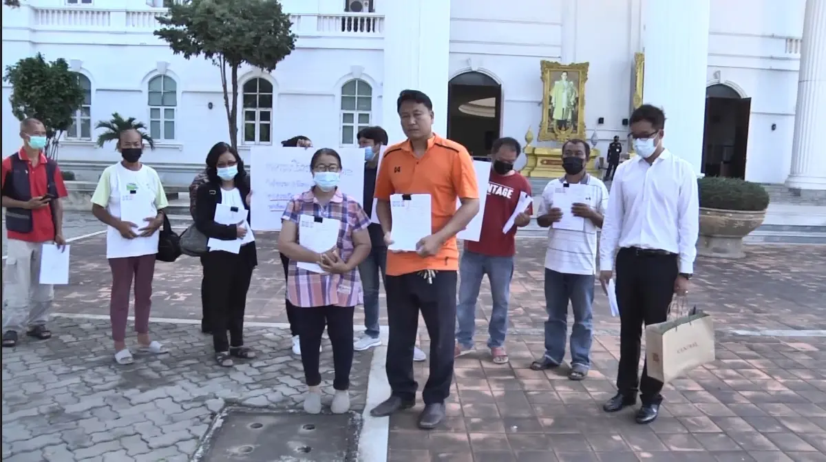 ชาวโคราชฟ้องกรมชลฯบริหารน้ำผิดพลาด ทำน้ำท่วมเสียหาย (วีรวิทย์ เชื้อจันอัด เสื้อส้ม)