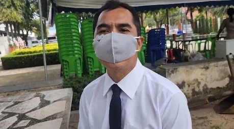 นายธีระพล ขุนหมื่นลายประดิษฐ์ นักกฎหมายด้านสิทธิมนุษยชน เข้ามาช่วยเหลือด้านคดี