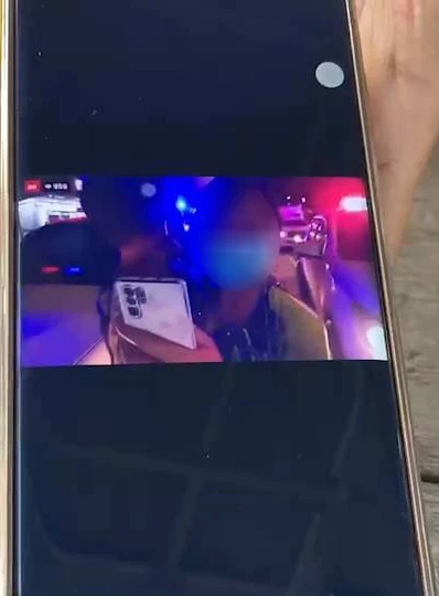 ภาพคลิปขณะแอดมินจ่อกล้องเข้าหาเด็กขณะไลฟ์สด