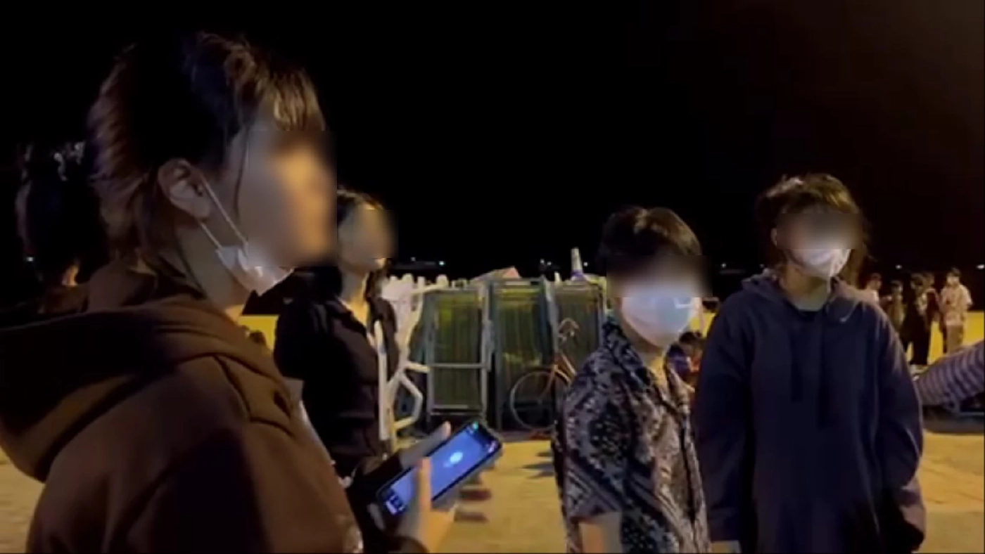 โจ๋นัดเคลียร์ใจไม่ลงตัว เรียกพวก ชักปืนยิงขึ้นฟ้า สนั่นหน้าโรงพักพัทยา