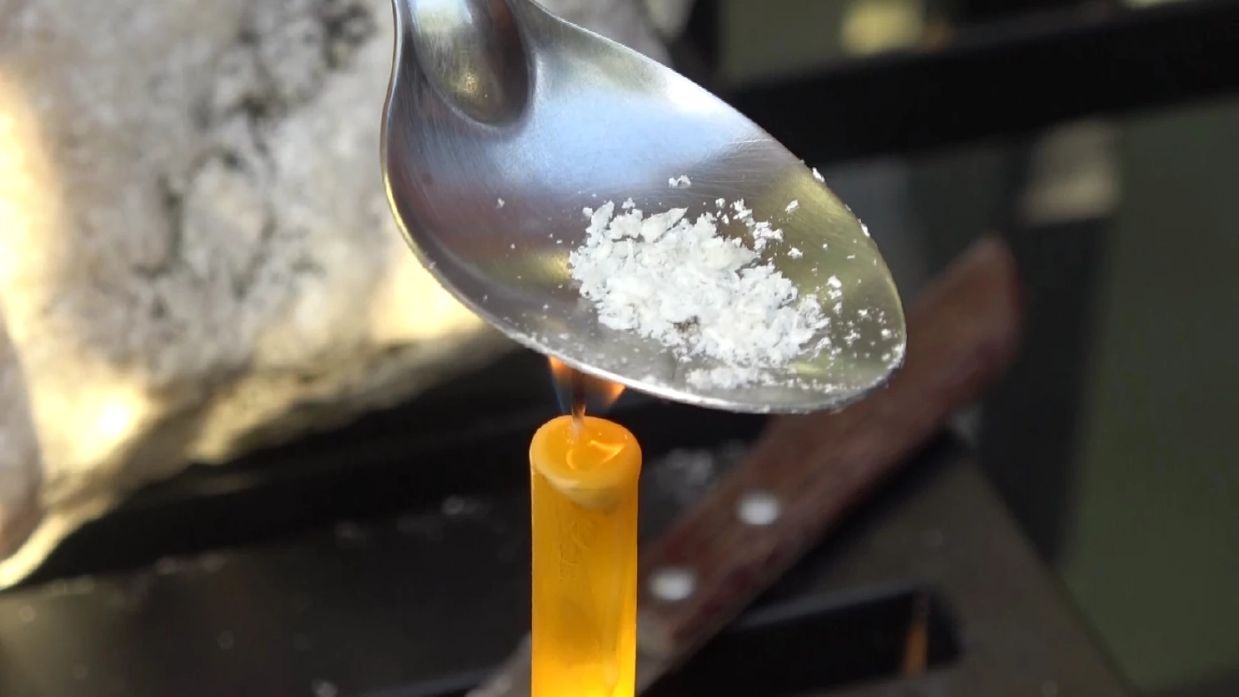 อำพันทะเล หรือ อ้วกปลาวาฬ 