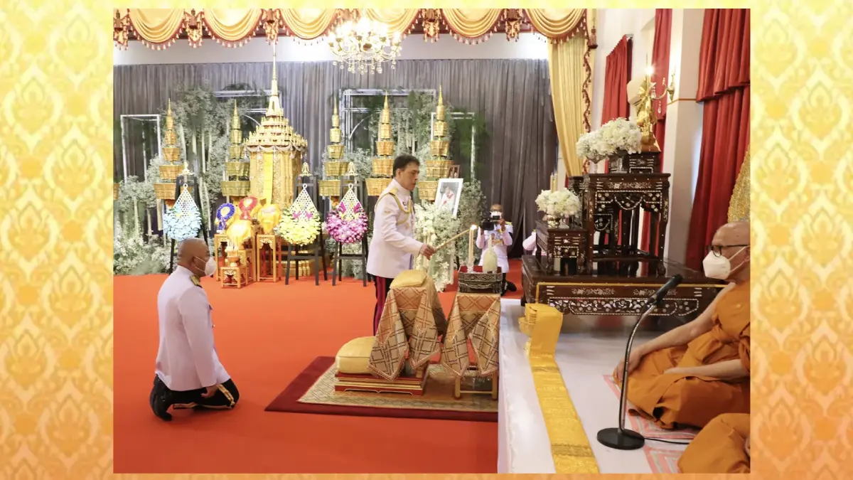 ในหลวง-พระราชินี เสด็จฯ พระราชทานน้ำหลวงอาบศพ ม.จ.มงคลเฉลิม ยุคล