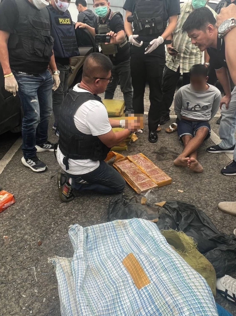 บุกยึดเฮโรอีน 152 กก.ซุกรถยนต์ กลางตลาดไท ปลายทางแหลมฉบัง