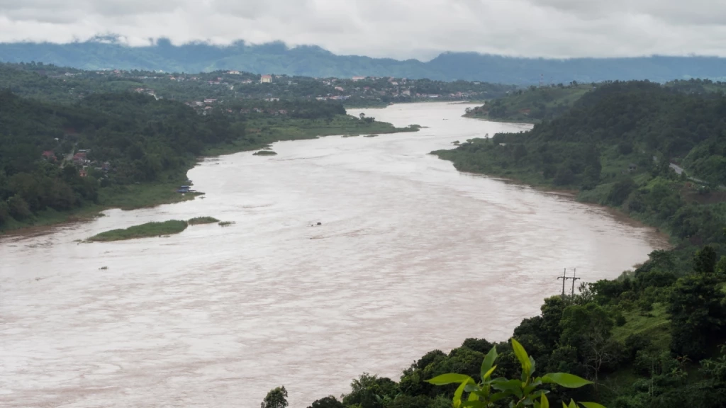 "พายุโนรู" เข้าไทย 29 ก.ย.นี้ กอนช.เตือน 4 จังหวัดริมโขง ฝนถล่ม น้ำล้นตลิ่ง