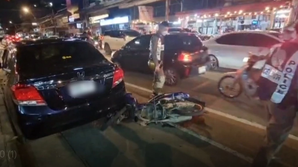 ทะเลาะปมเตะบอล “แก๊งวัยรุ่น” กว่า 20 คนยกพวกตะลุมบอนกลางเมือง เจ็บสาหัส