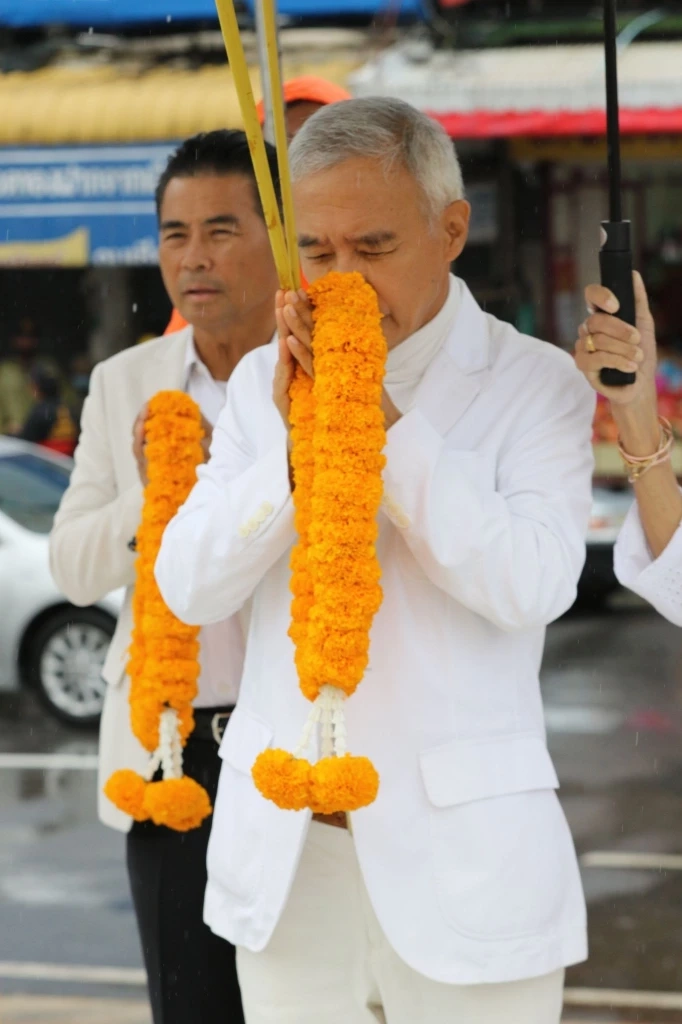 "สุวัจน์"เป็นปธ.พิธีถือศีลกินเจโคราชสืบสานประเพณีอันดีงาม