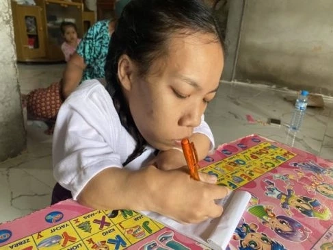 เผยชีวิตอีกมุม น้องหมิว บัณฑิตจิ๋ว เกียรตินิยมอันดับ 2 เพื่อนรักดูแลมา 10 ปี