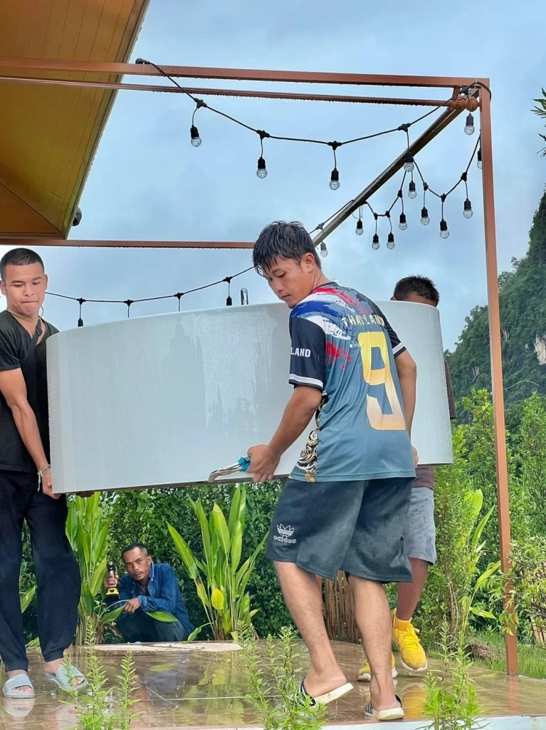 รีสอร์ทหนุ่มถูกยิงคาอ่างเคลื่อนไหว รื้ออุปกรณ์ทิ้ง สร้างความมั่นใจลูกค้า