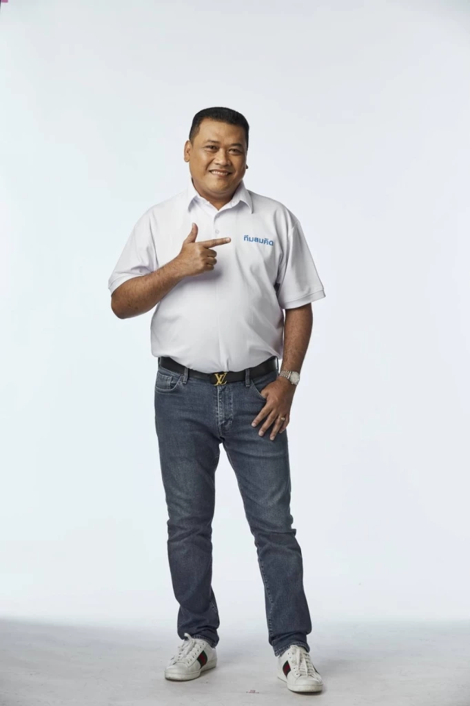 นายอภิชาติ จรัสโภคา (คุณต้อม)  กลุ่มคนรุ่นใหม่ สังกัดพรรคสร้างอนาคตไทย 