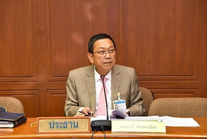 นายธานี อ่อนละเอียด ส.ว. 