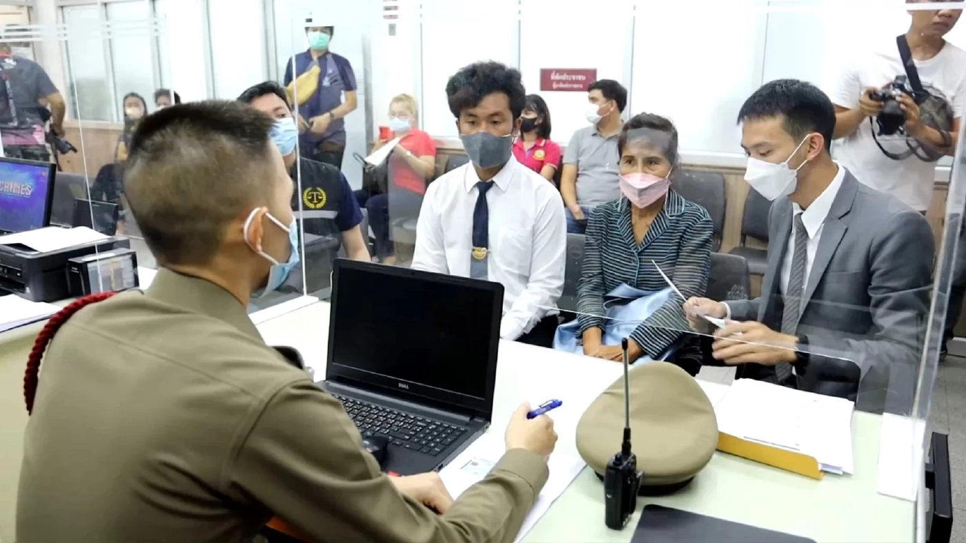 ลงดาบ “เพจดังเมืองอุดร”  สั่งพักงาน “แอดมินองุ่น” ปมอมเงิน ฮีโร่ช่วยนักเรียน