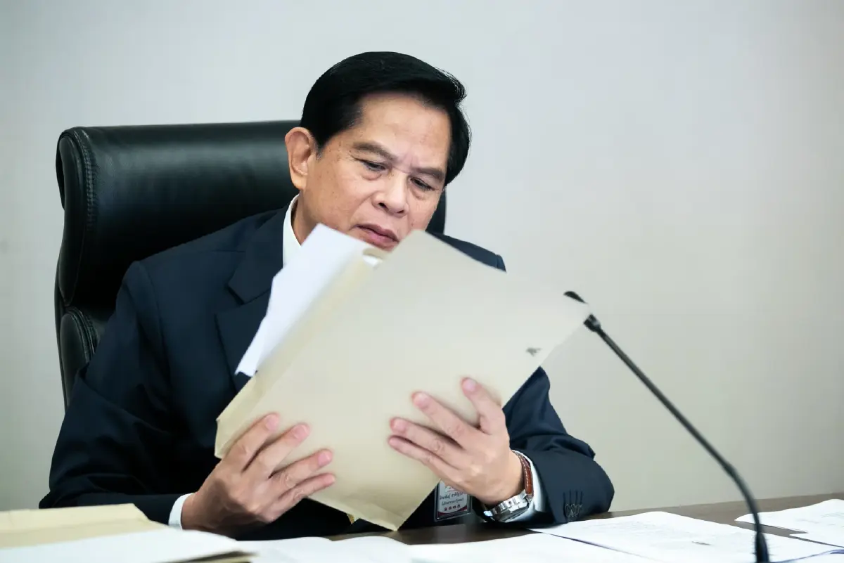 "พีระพันธุ์"เร่งสางกม.คลุมเครือปลดล็อกปชช.เปิดทางเศรษฐกิจฐานราก