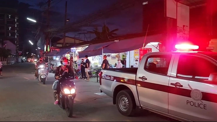 โชเฟอร์รถตู้หึงโหด ชักปืนยิงแสกหน้าเมีย 3 นัด ก่อนชี่ จยย. ไปมอบตัว