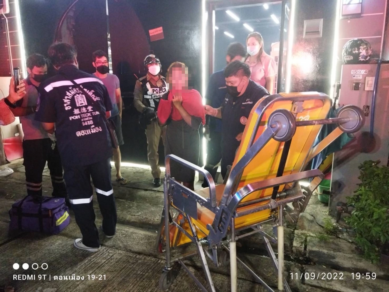 เจ้าของร้านเผยนาทีระทึก ลูกน้องถูกแฟนเก่าสาดน้ำกรด (มีคลิป)