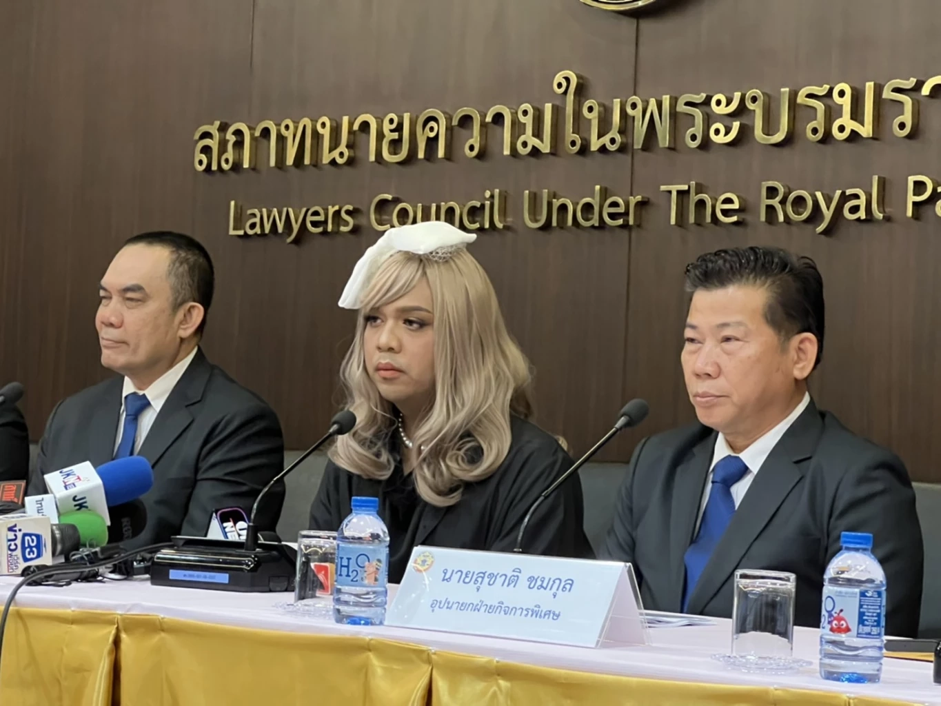 แพรรี่-ทนายเกิดผล ร้องสภาทนายความ ถูกเหยียดสภาพเพศ-อาการป่วย