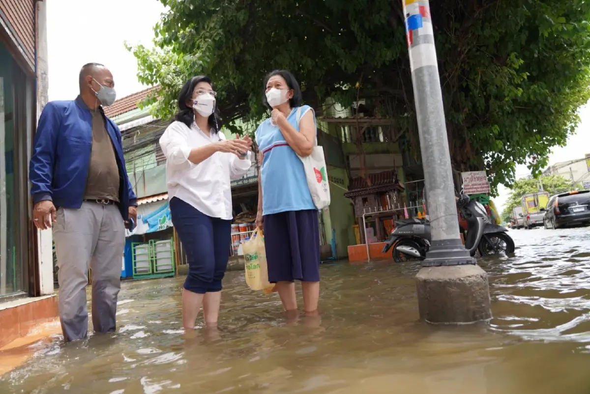 "คุณหญิงหน่อย"ลงพื้นที่ดอนเมืองแก้ปัญหาน้ำท่วมขังนานกว่า 4 วัน