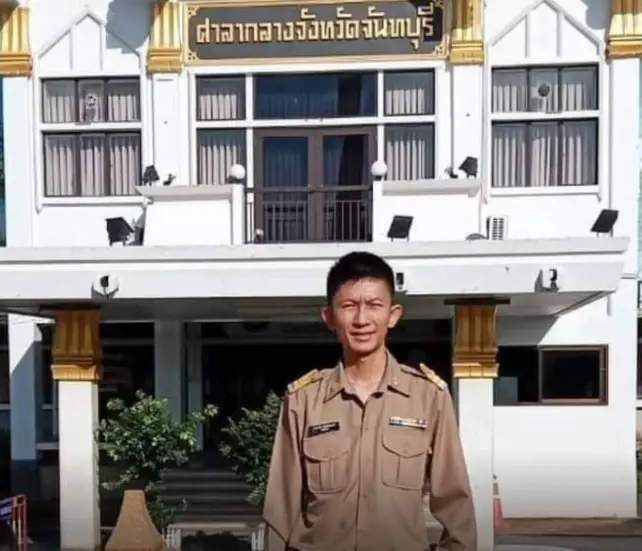 เปิดใจ “หนุ่มสู้ชีวิต” ฝ่าฟันจาก “รปภ.”  สู่ “ปลัดอำเภอ”