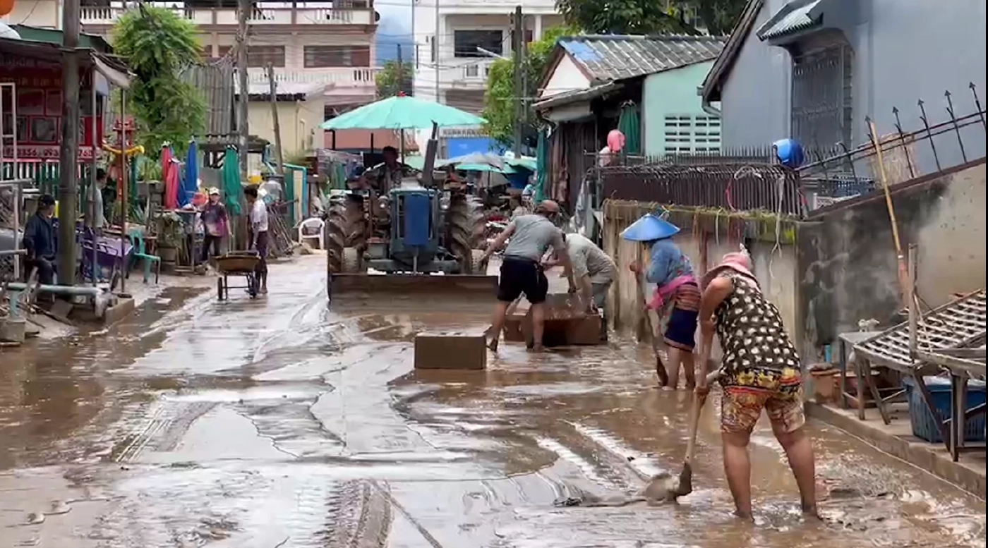 ตลาดสายลมจอยอ่วม ฝนตกหนักทำแม่น้ำสาย ทะลักท่วมซ้ำกลางดึก