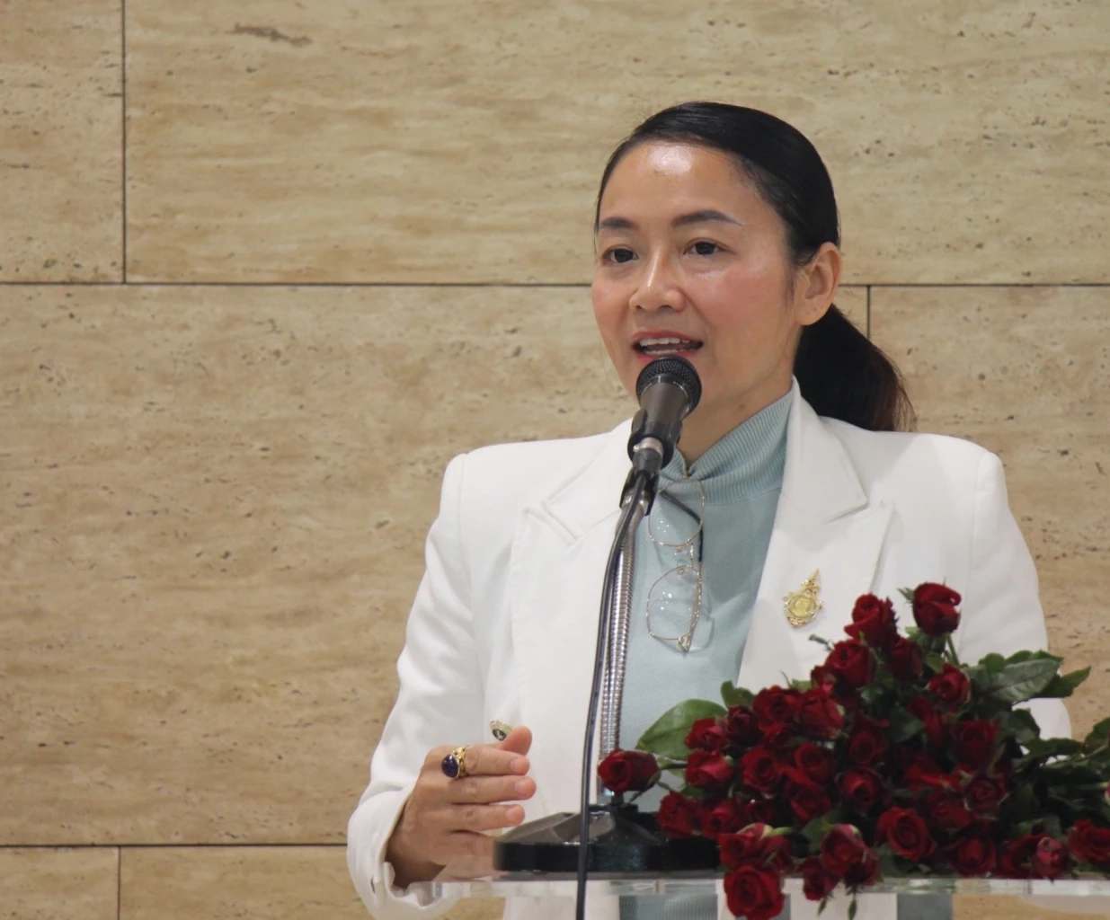 "ดร.มัลลิกา บุญมีตระกูล มหาสุข" สมาชิกสภาผู้แทนราษฎร บัญชีรายชื่อ พรรคประชาธิปัตย์