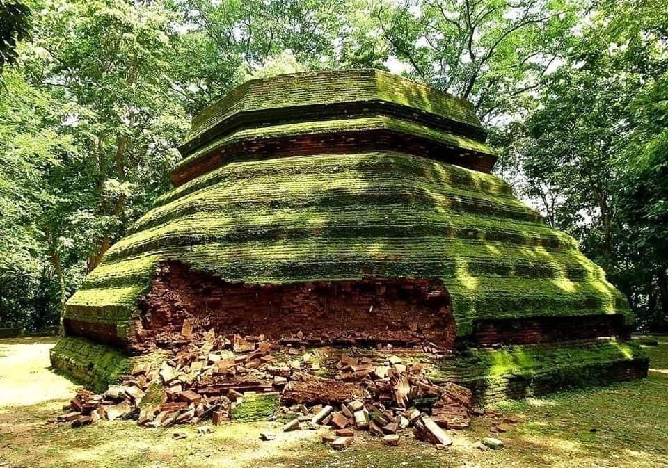 อีกแล้ว พระธาตุเจดีย์แสงจันทร์ อายุกว่า 500 ปี ผนังถล่มจากฝนที่ตกหนัก