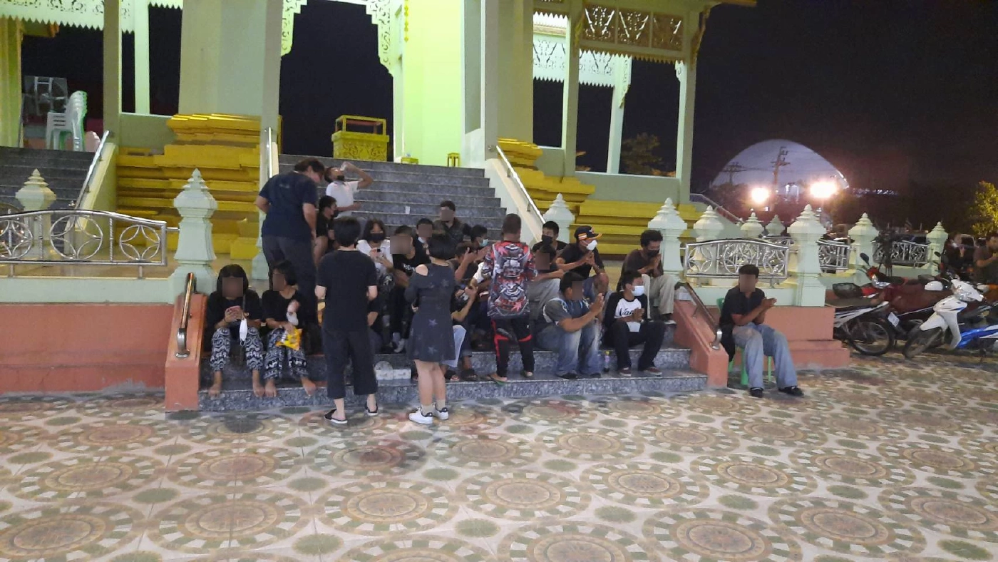 พกอาวุธมาร่วมงานศพ &quot;น้องโชค&quot; 